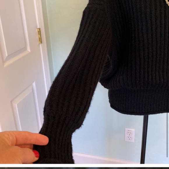 Vera Moda Women’s Mock-neck Chunky Black Sweater - Picture 7 of 8